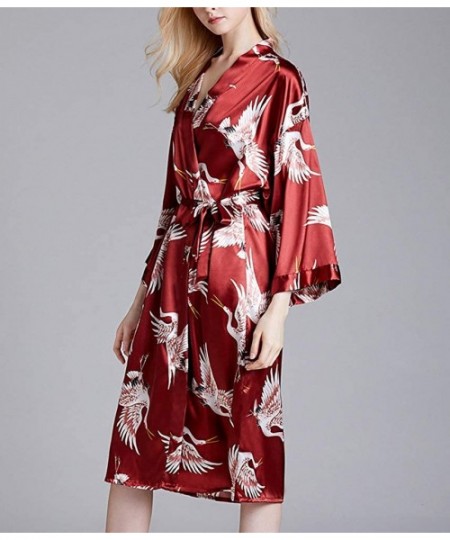 Robes Women's Kimono Robe Satin Nightwear Pink Bathrobes Loungewear for Bridesmaid Bridal Shower Ladies Gift - Burgundy - C41...